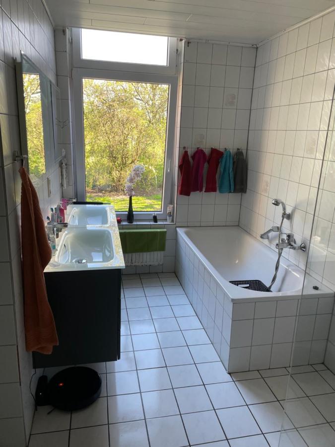 Schlafen Neben Den Kleinen Kaelbchen Im Kaelberiglu Bingum Kültér fotó